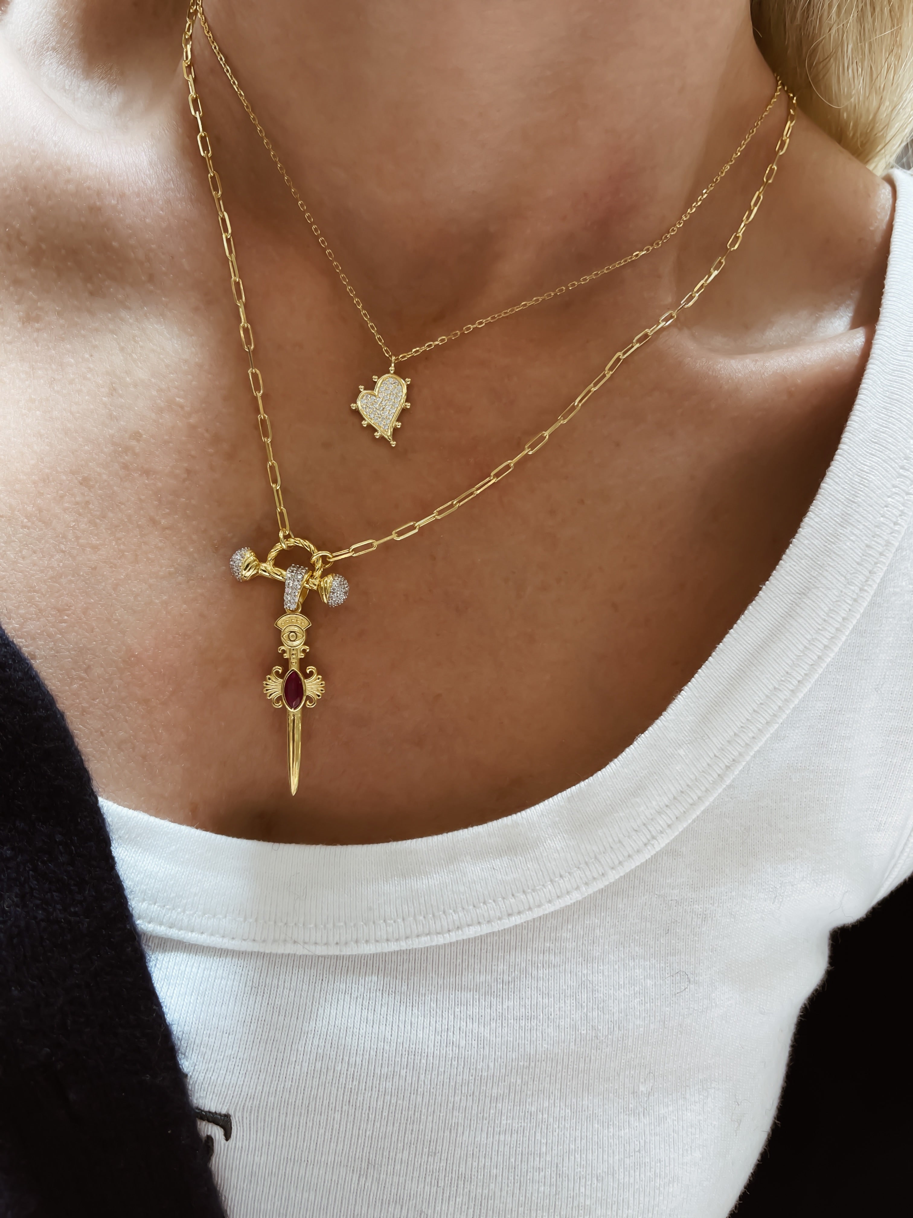 قلادة كولين أليس 3