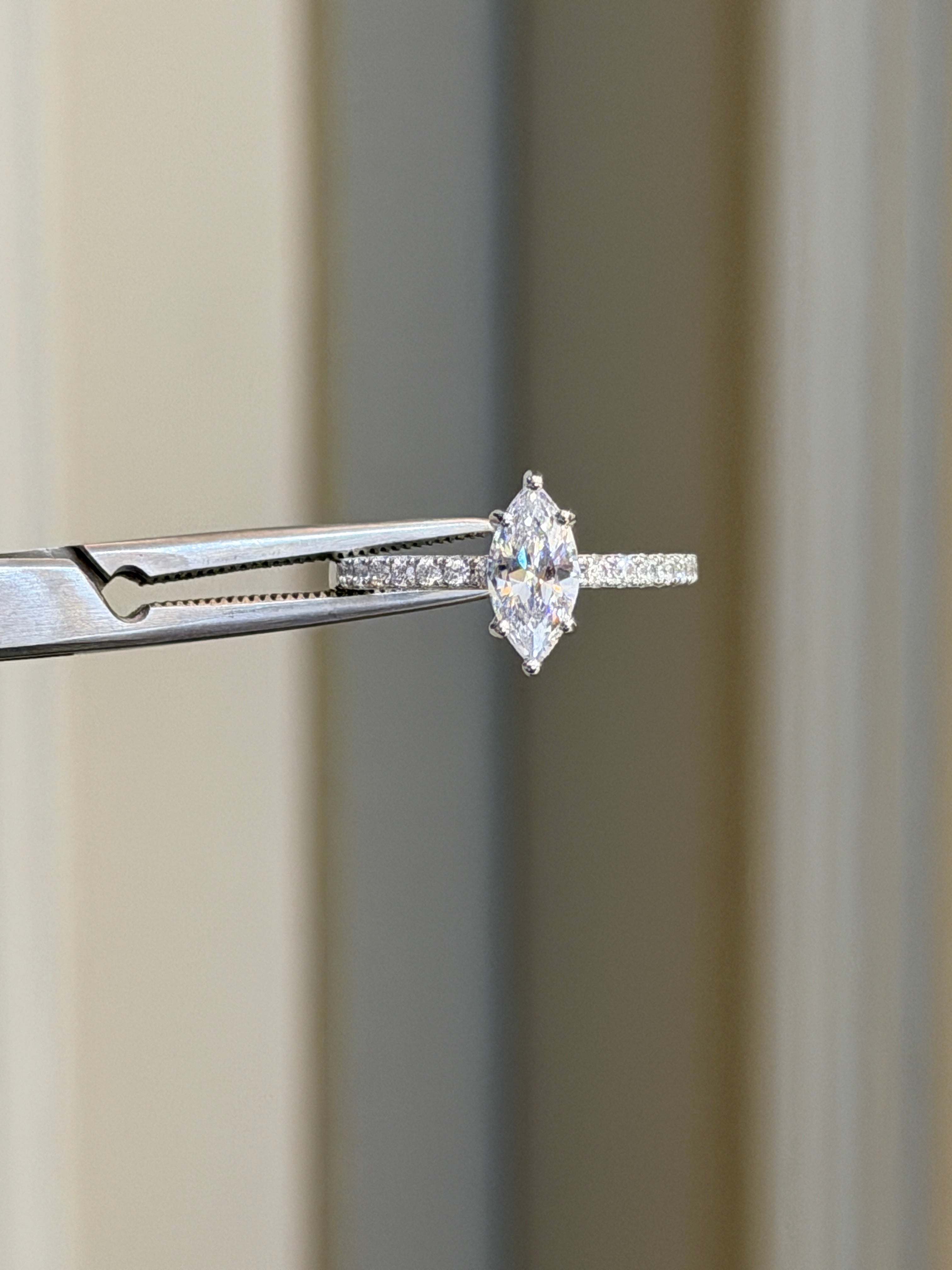 Lucca Markiz Taşlı Gümüş Yüzük