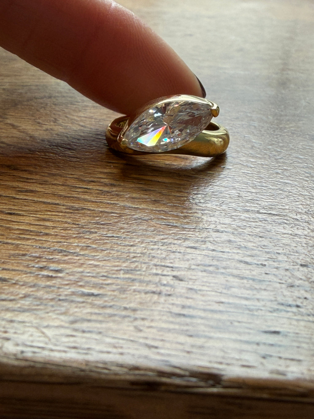 Kate Markiz tektaş Altın Kaplama Yüzük