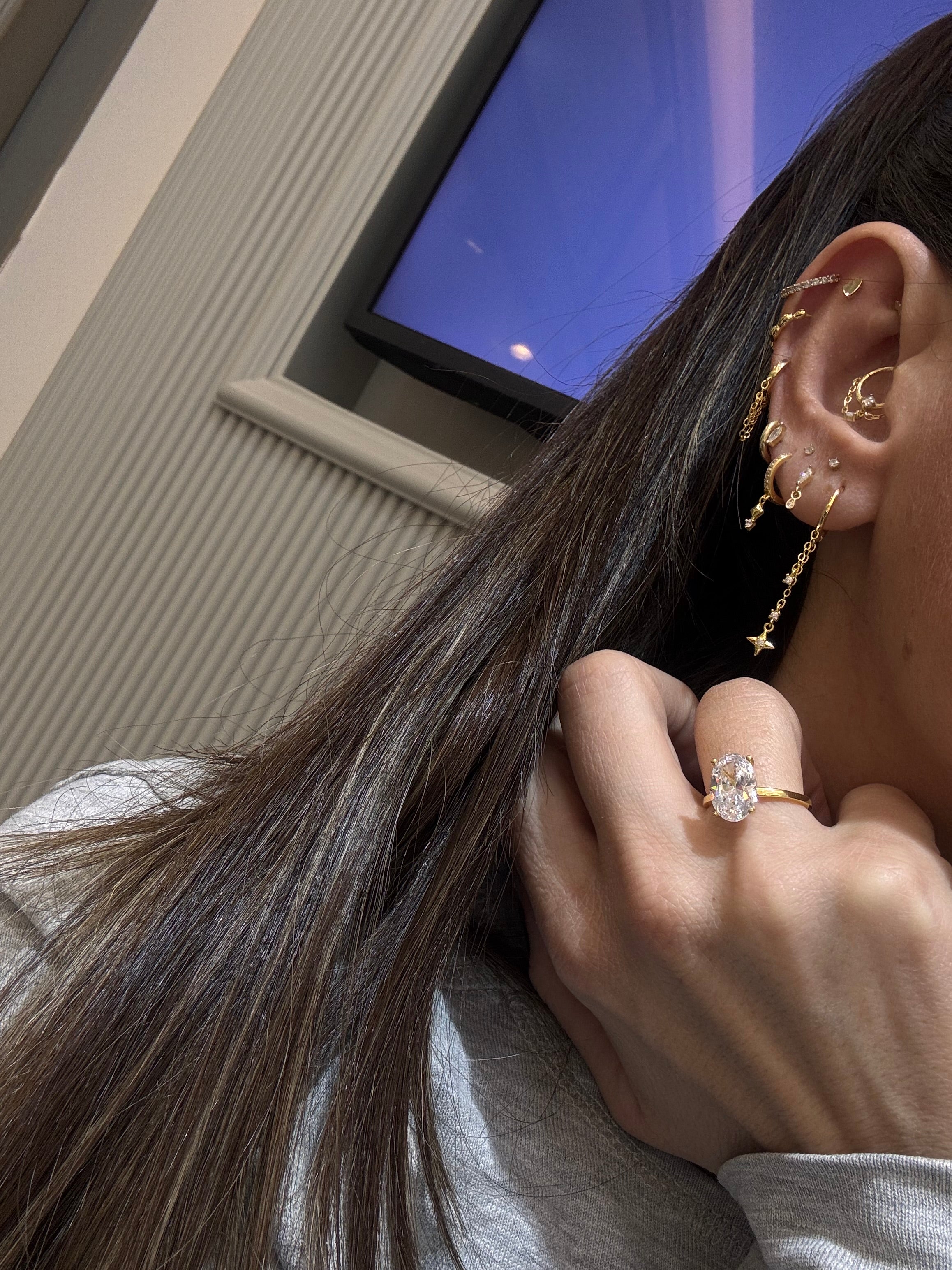 Leonie Karo taş detaylı Gümüş Küpe