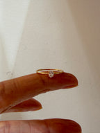 Tina Minimal Oval Taşlı Yüzük