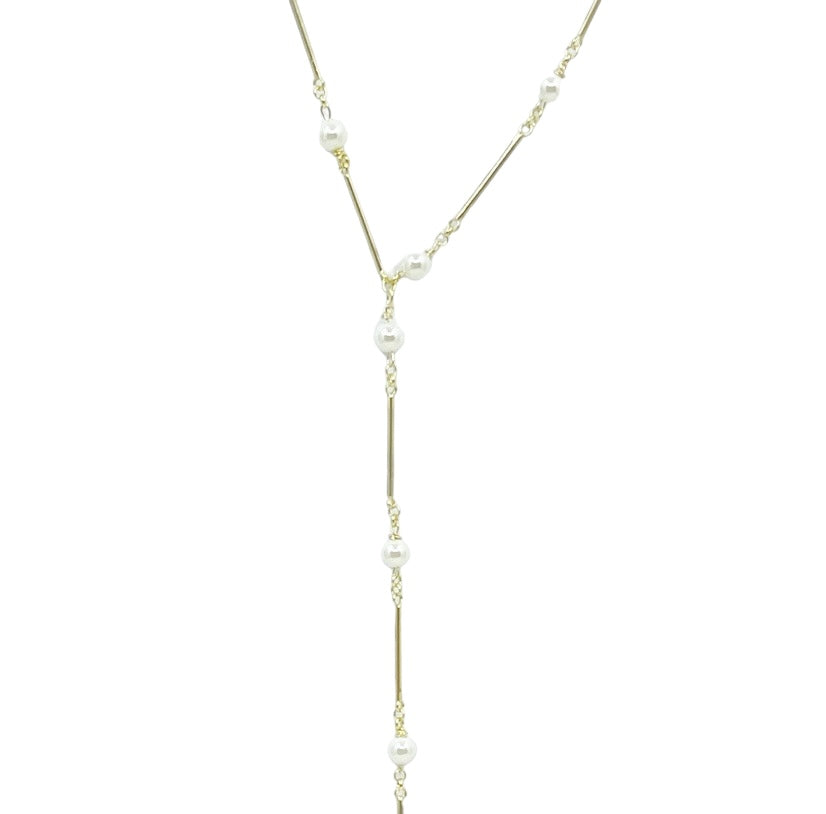 قلادة إيميلي بيرل على شكل حرف Y