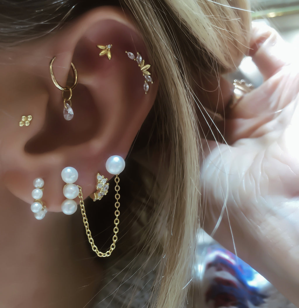 Holly Pearl Point Pearl Earrings