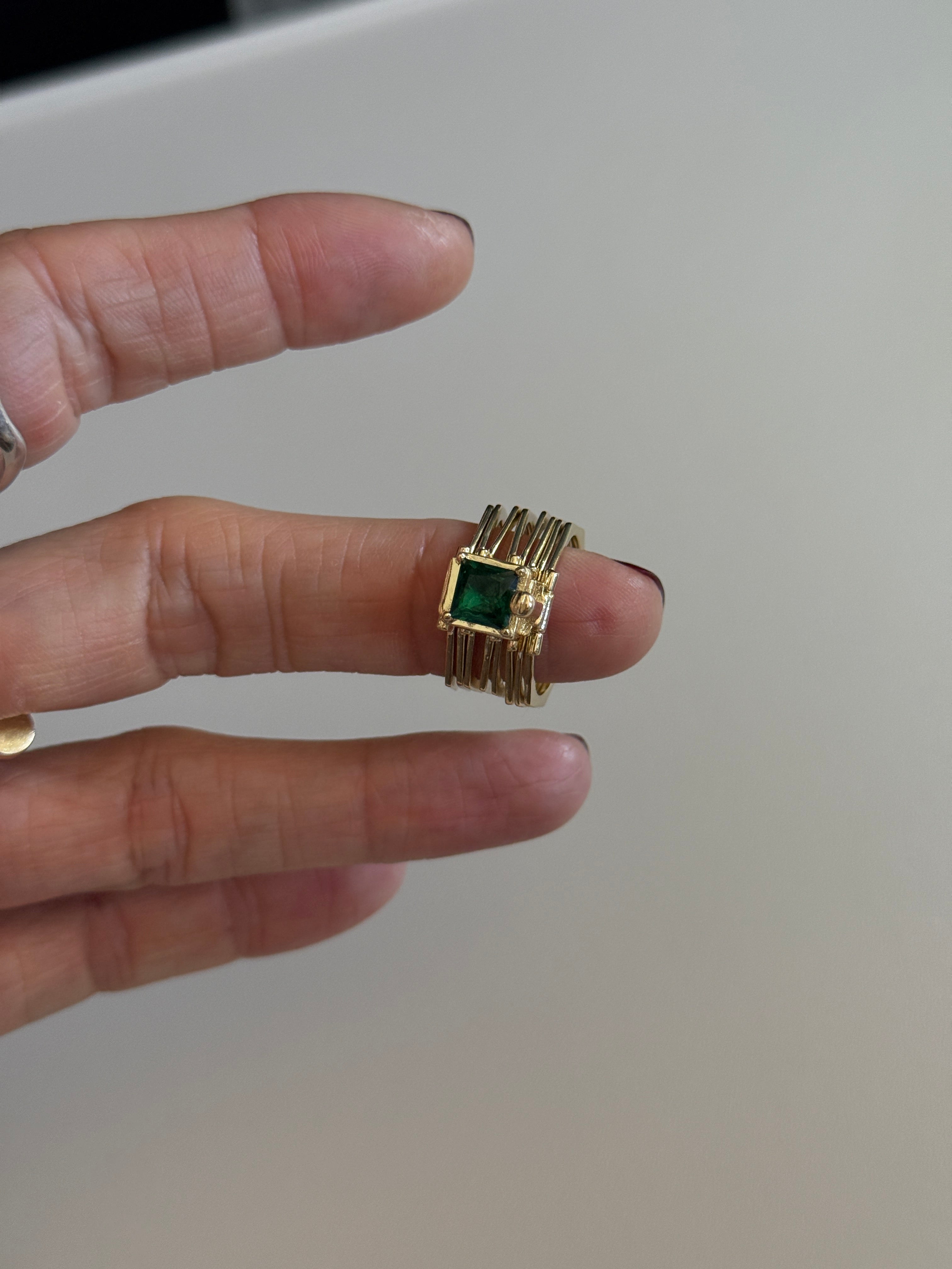 Carla Baget Taş Açılır Bileklik Yüzük