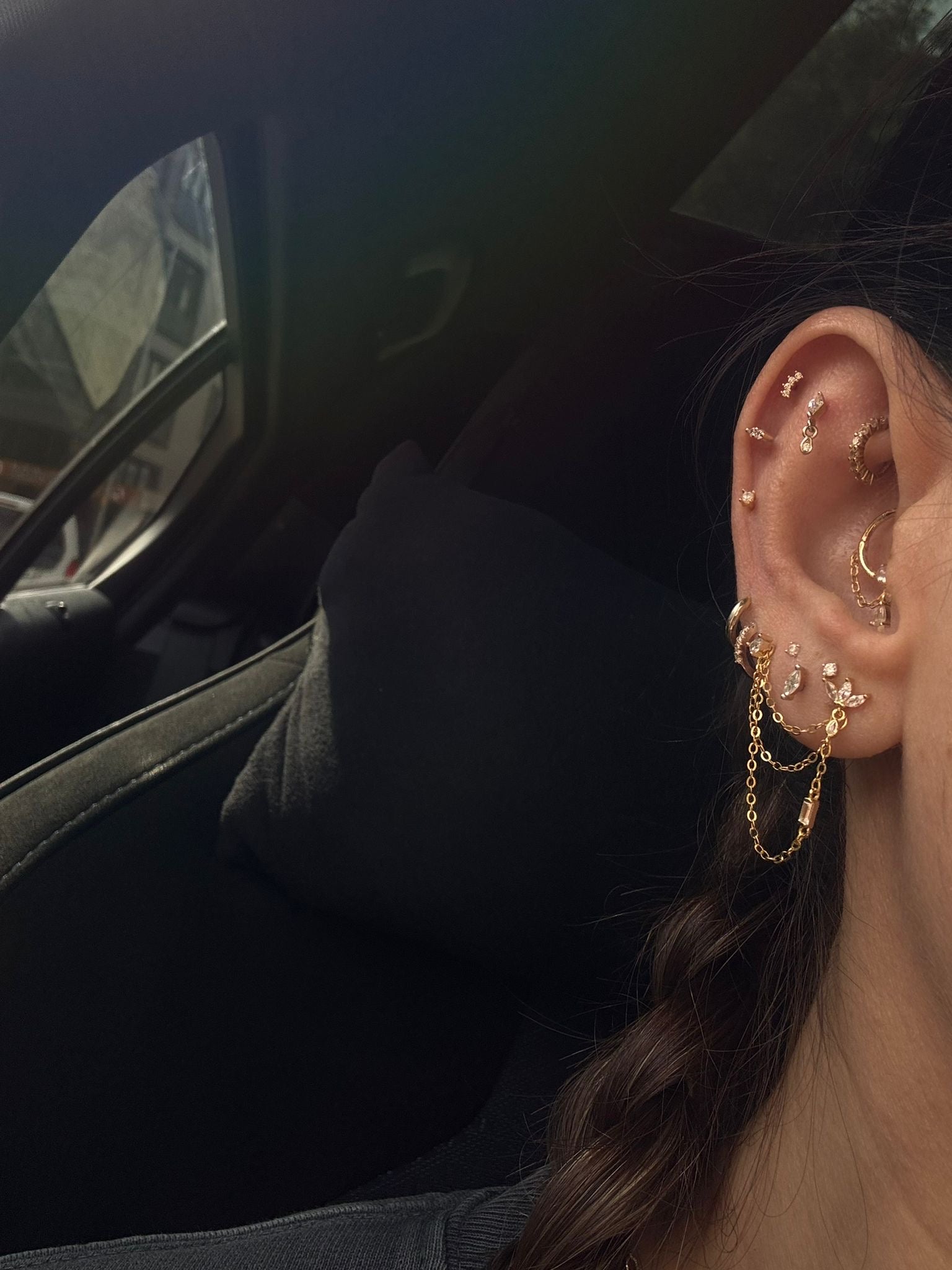 Leonie Minimal Lotus Zincirli Küpe