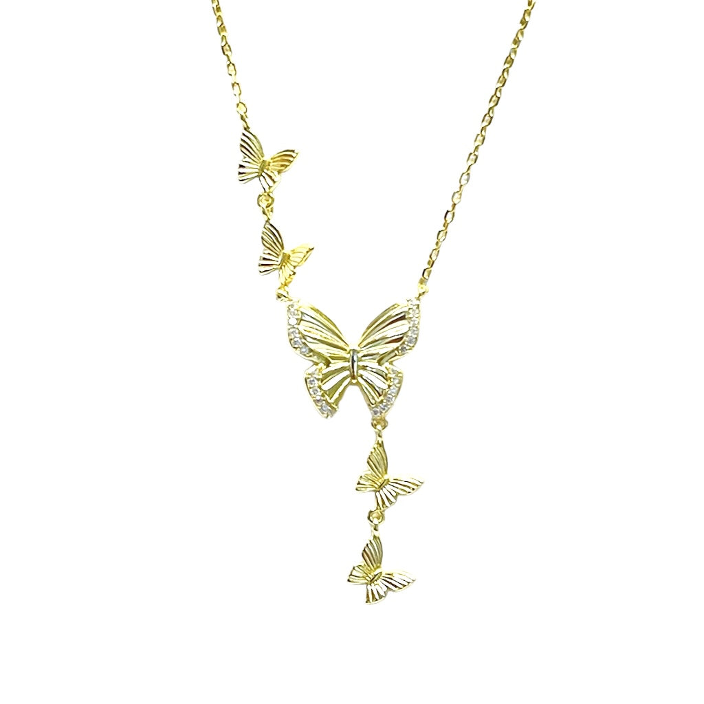 قلادة الفراشة إيميلي