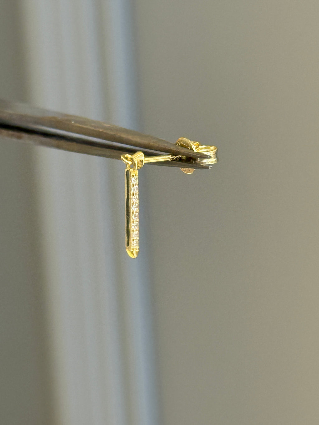 Carla Çizgi M Piercing-Küpe