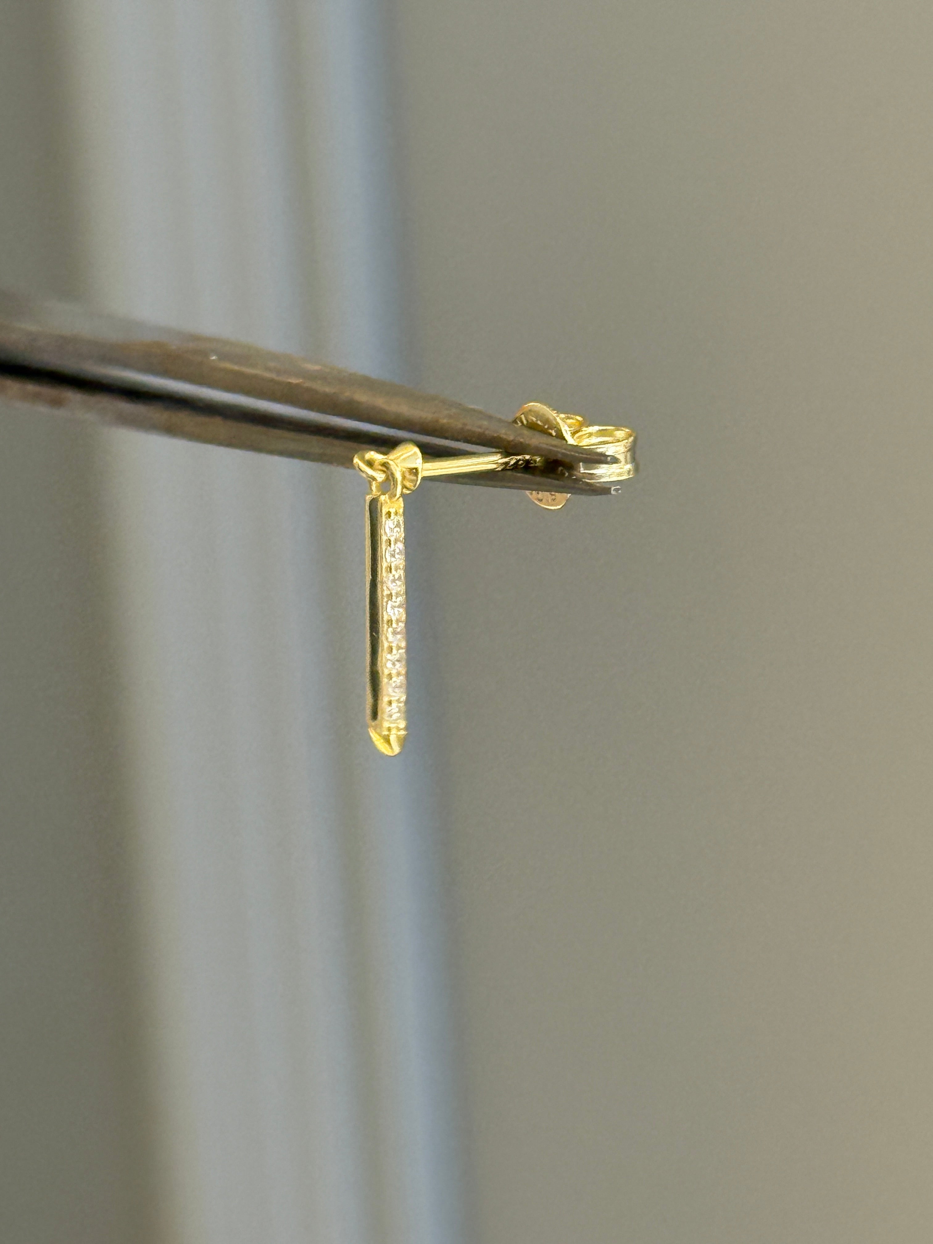 Carla Çizgi M Piercing-Küpe