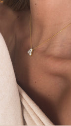 Becca Mikro Harf Kolye