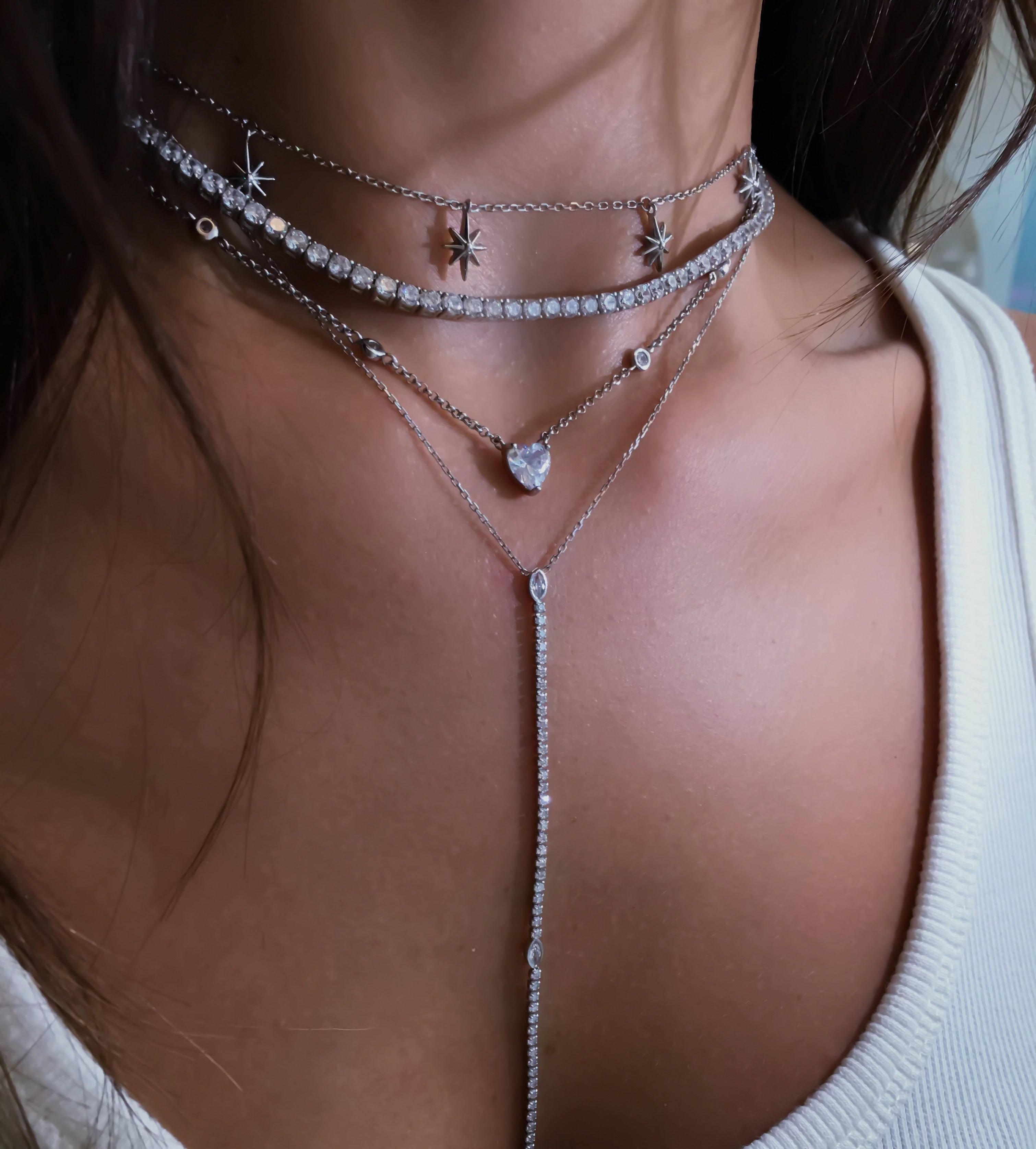 قلادة جيريتا تنس على شكل حرف Y