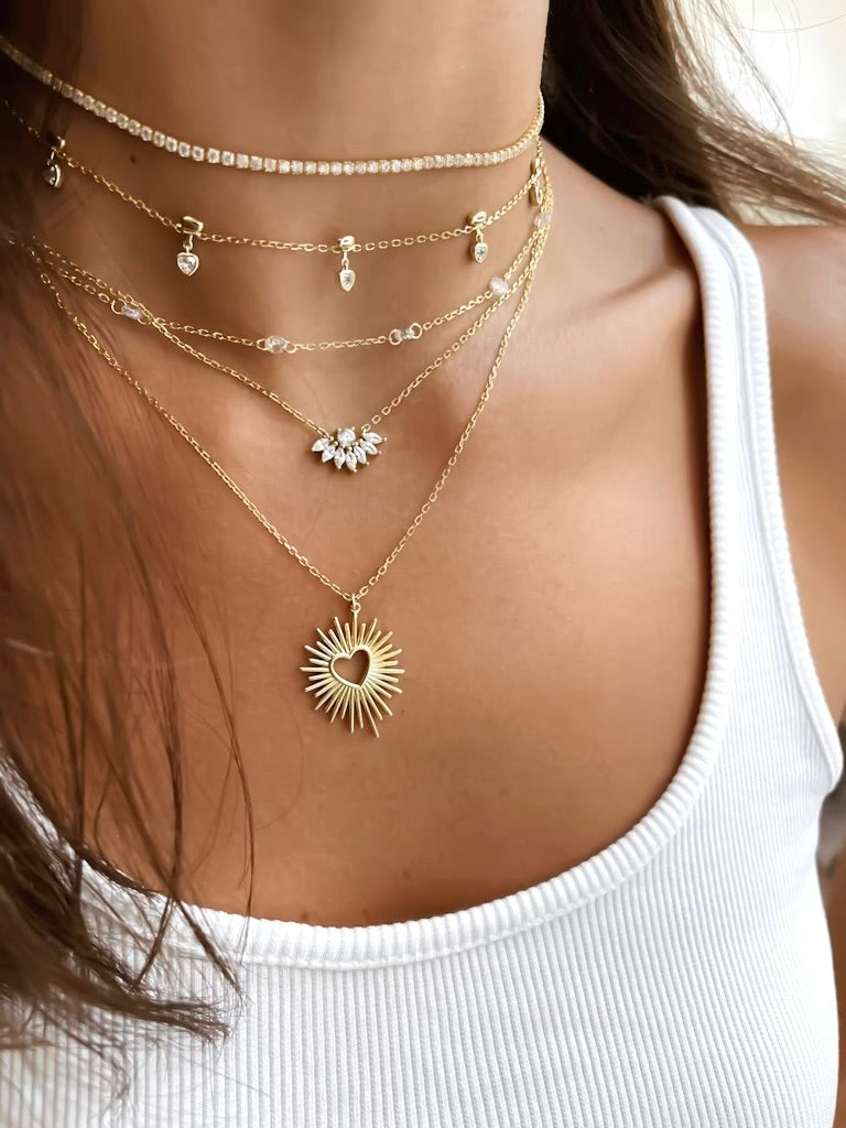 قلادة تشوكر من إيميلي كريس