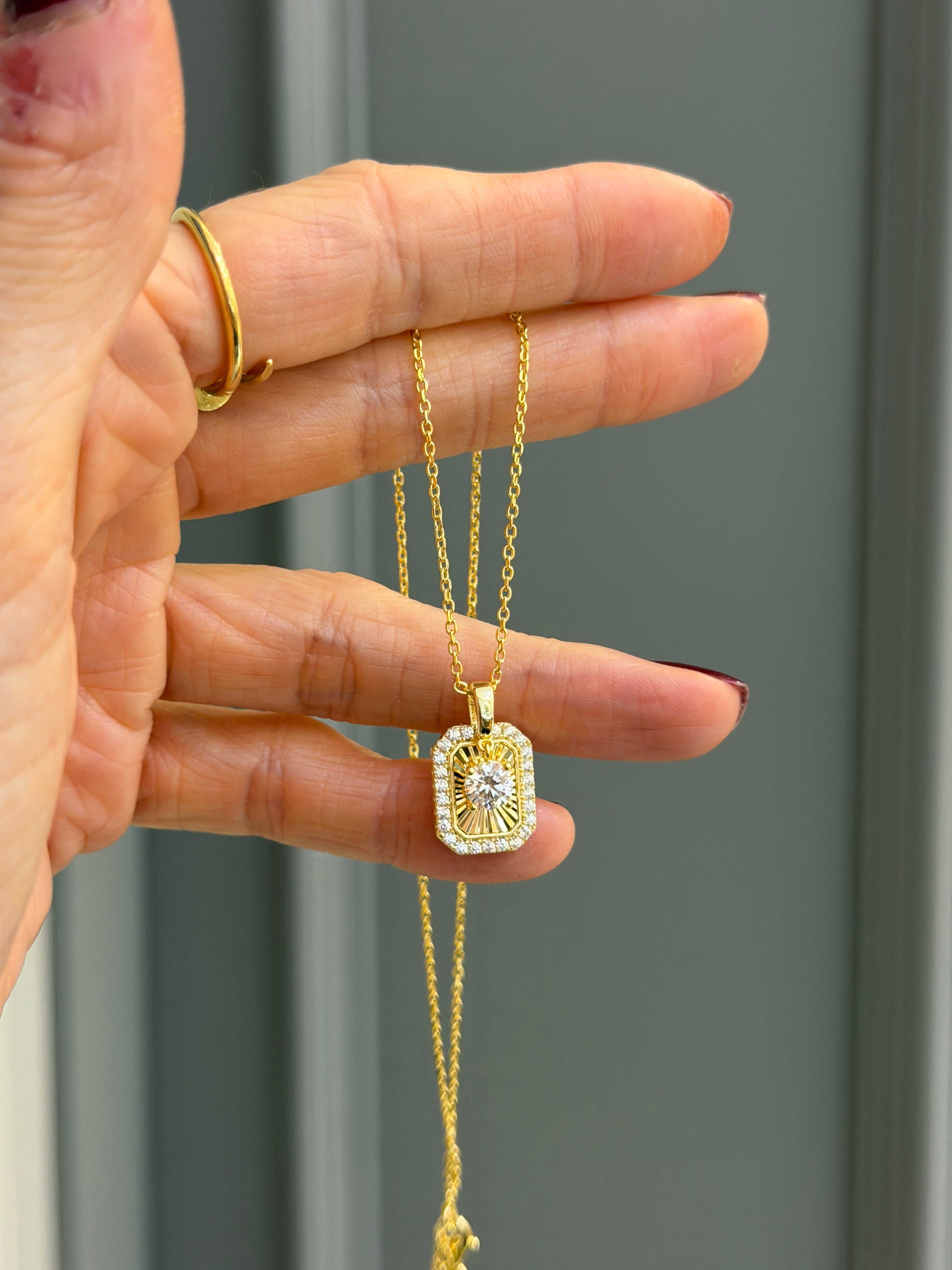 Lucca Madalyon Tektaş Gümüş Kolye