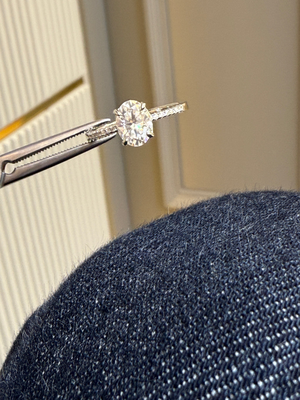 Mozanit Oval Kesim Tektaş Yüzük