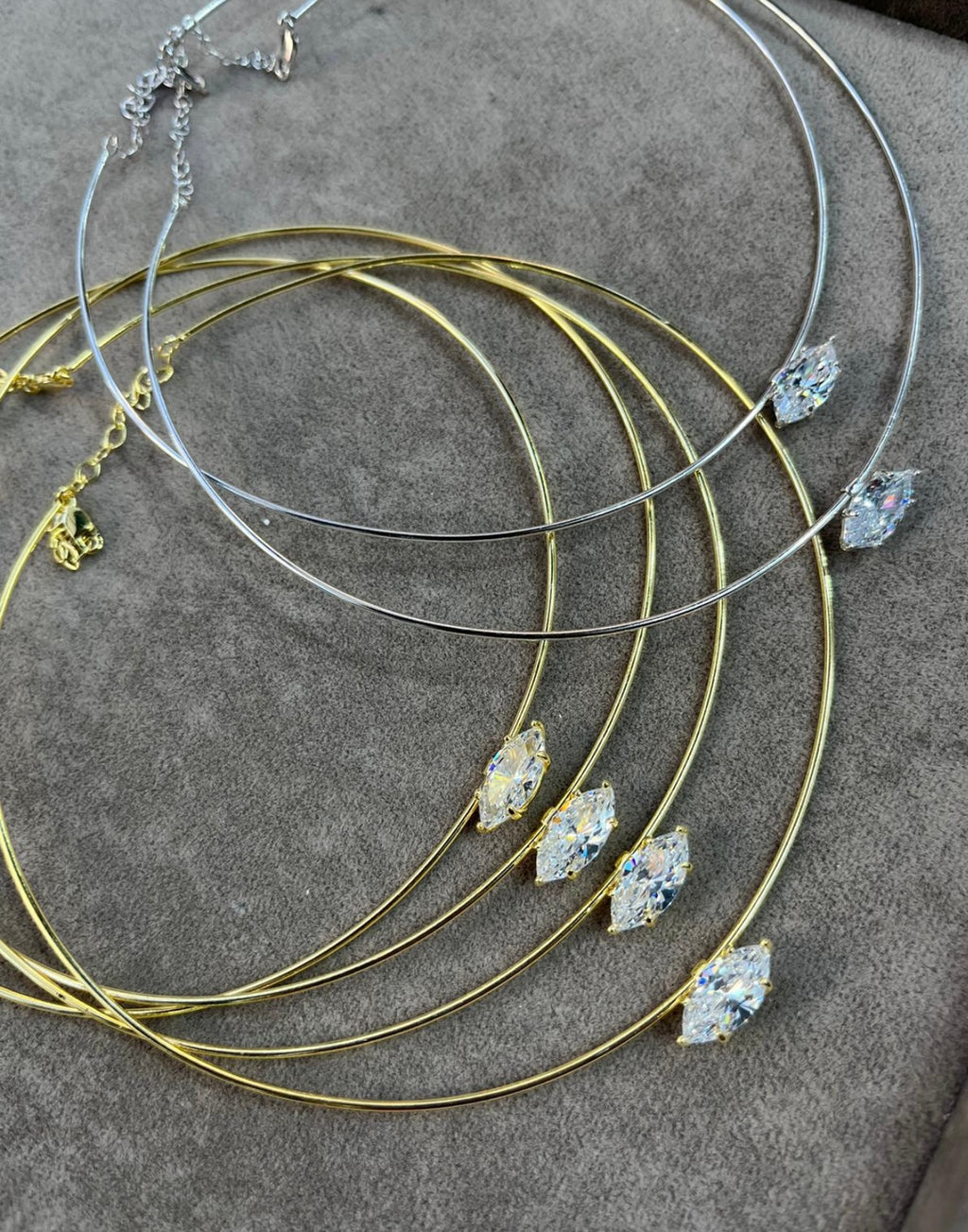 Lugo Markiz Taş detaylı Cuff Kolye