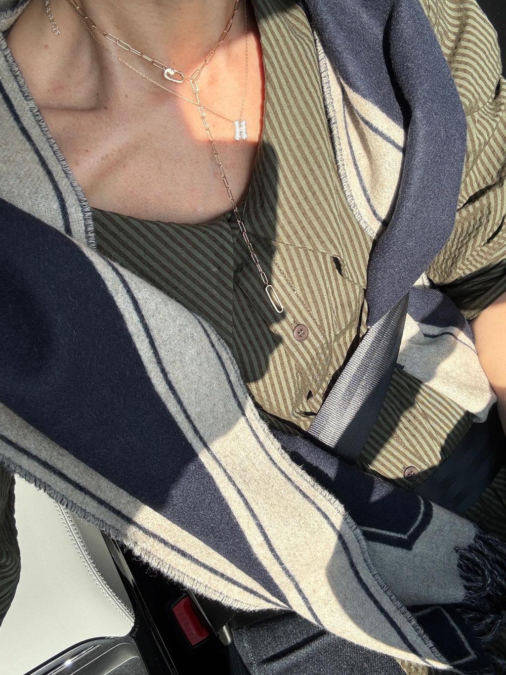 Carla Kilit detaylı Gümüş Kolye