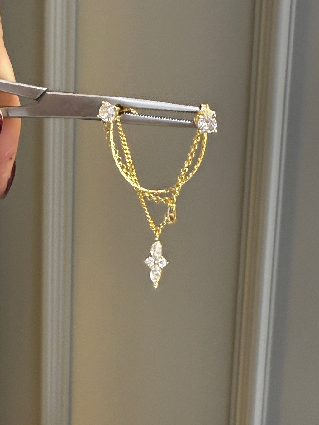 Carla Üç Zincirli Charmlı Küpe