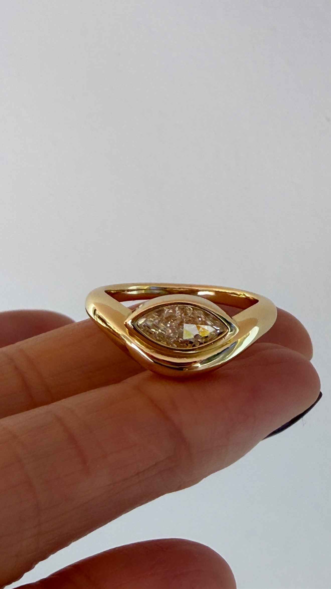 Tina Markiz Taşsız Yüzük