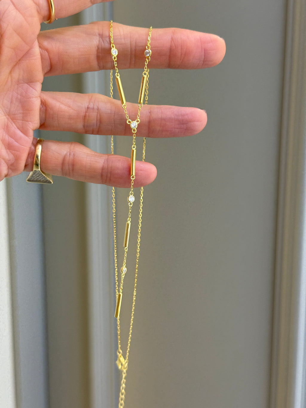 Minimal Çizgi Y Detaylı Gümüş Kolye