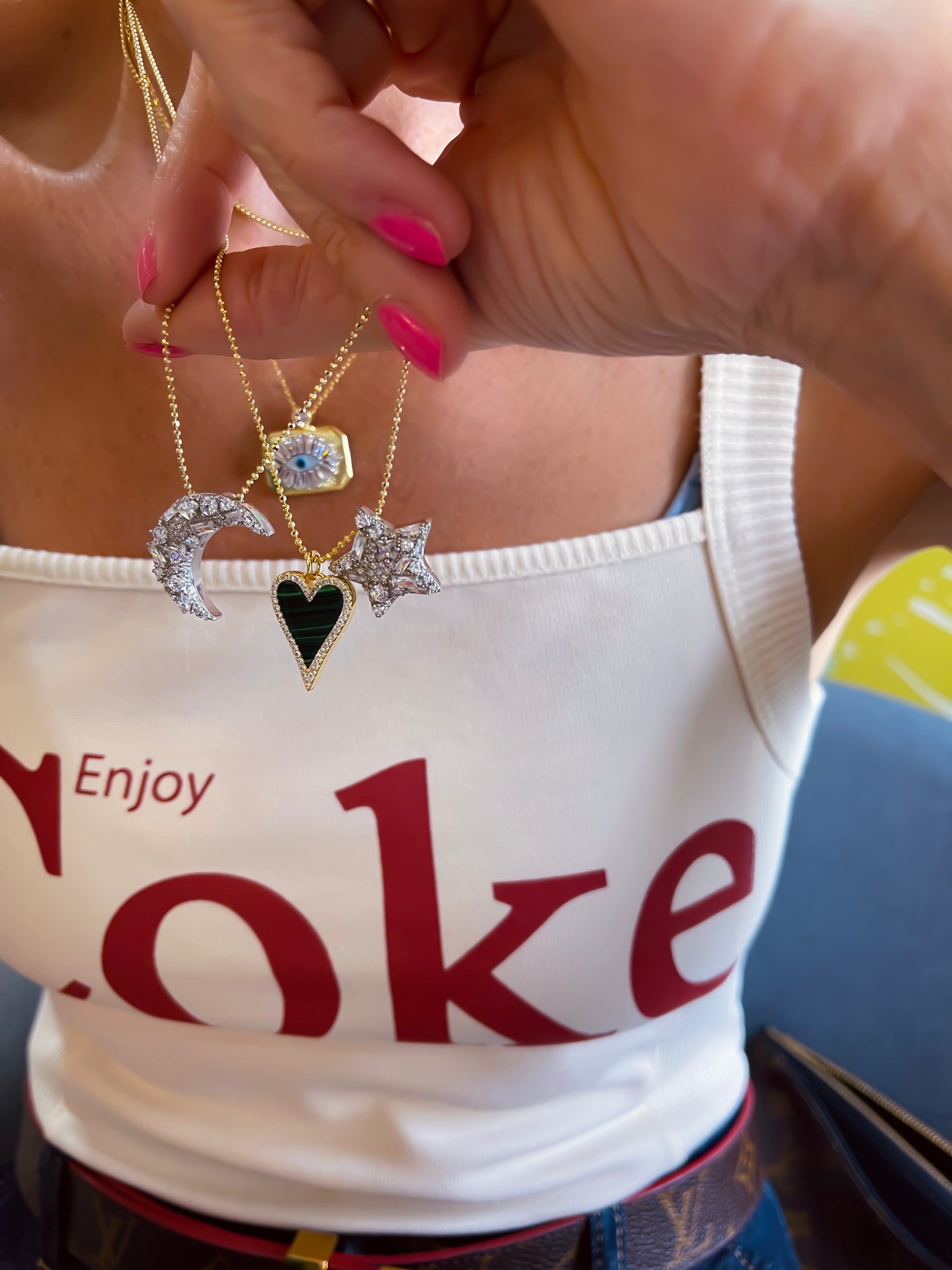 قلادة مارتا روك مون