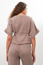 Kahverengi Çizgili Takım