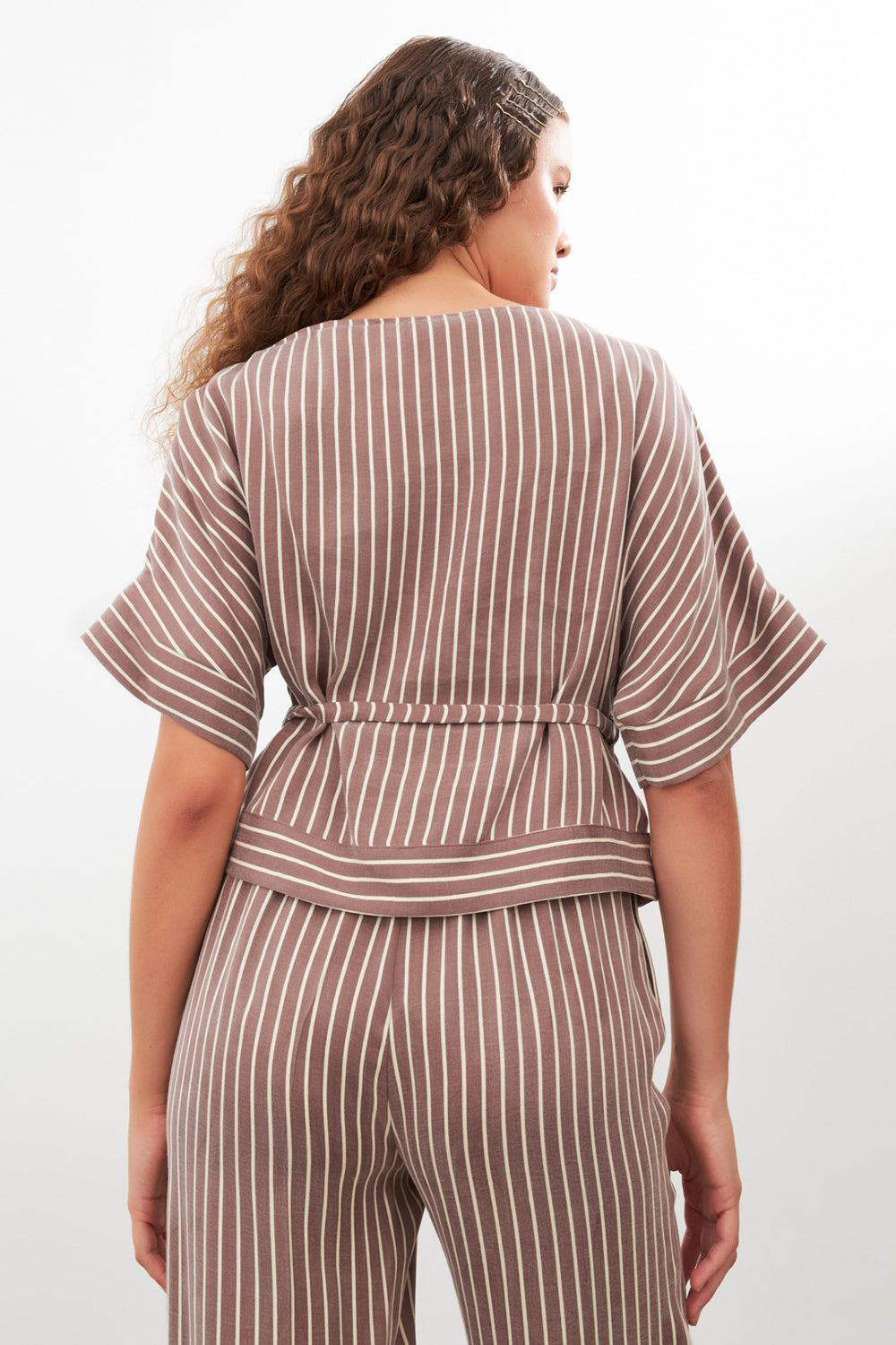 Kahverengi Çizgili Takım