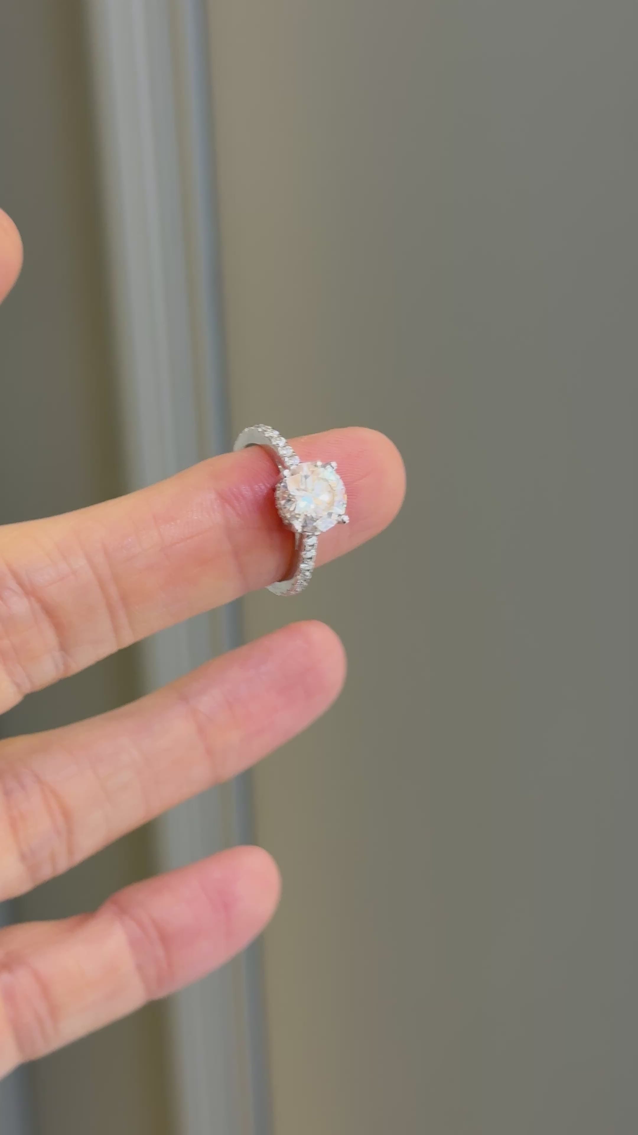 Mozanit Yuvarlak Kesim Tektaş Yüzük