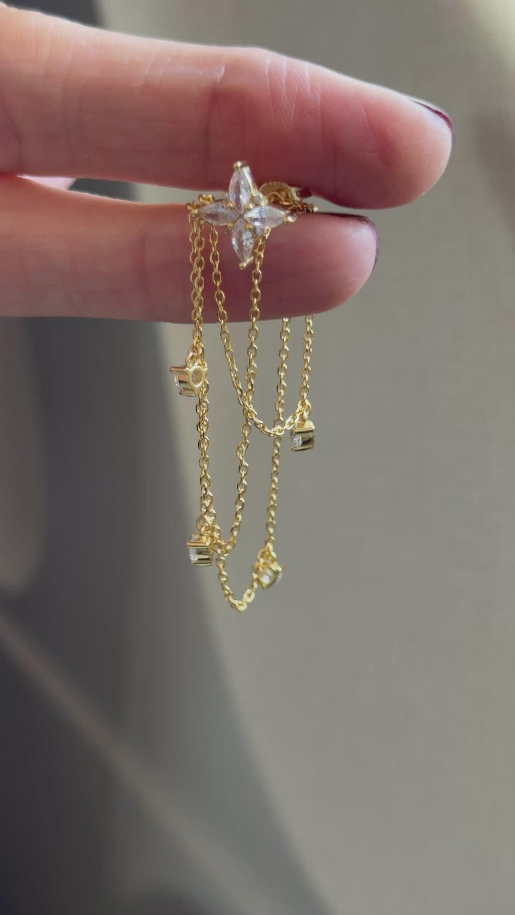 Carla Kartanesi Zincirli Küpe