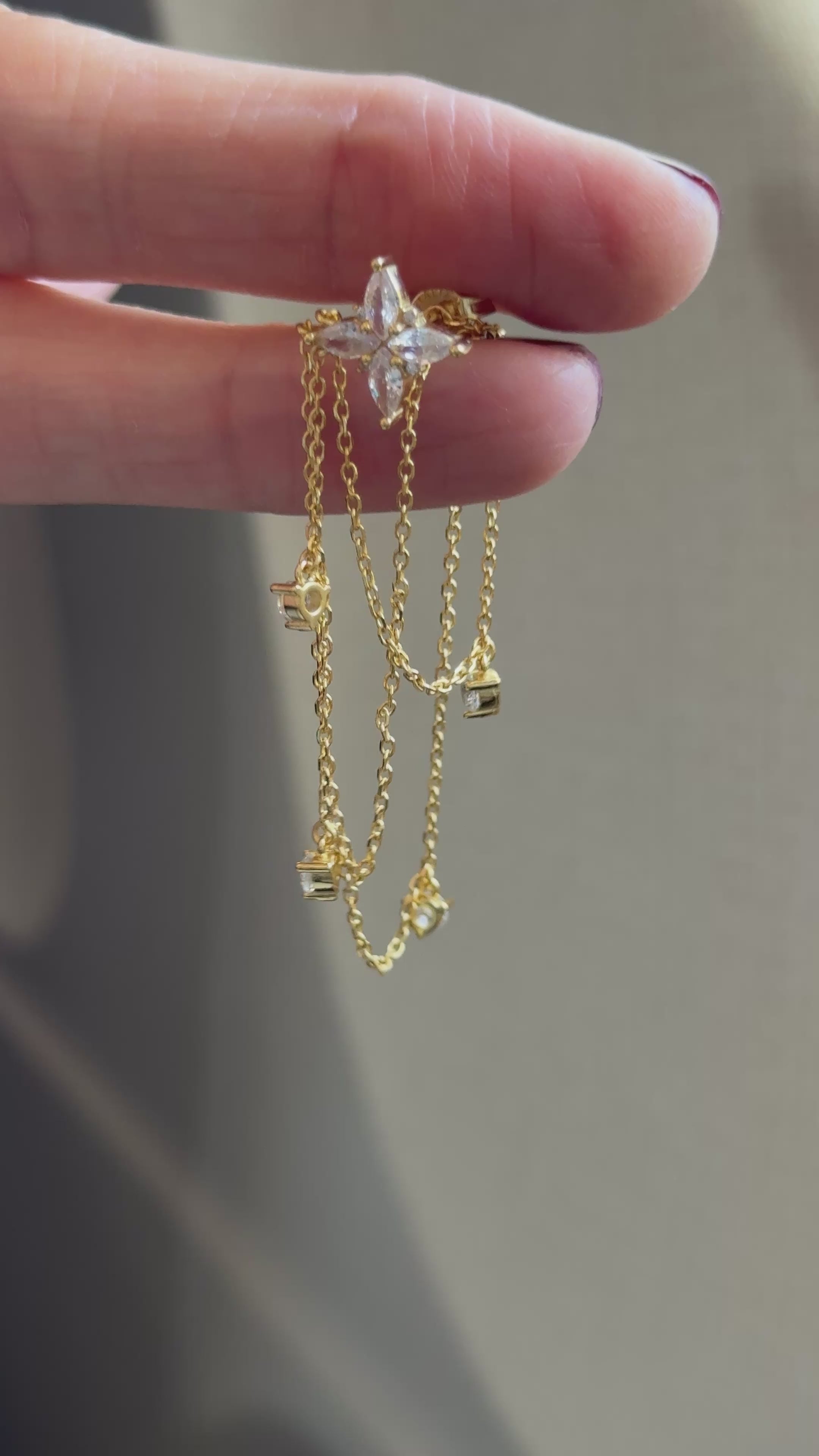 Carla Kartanesi Zincirli Küpe