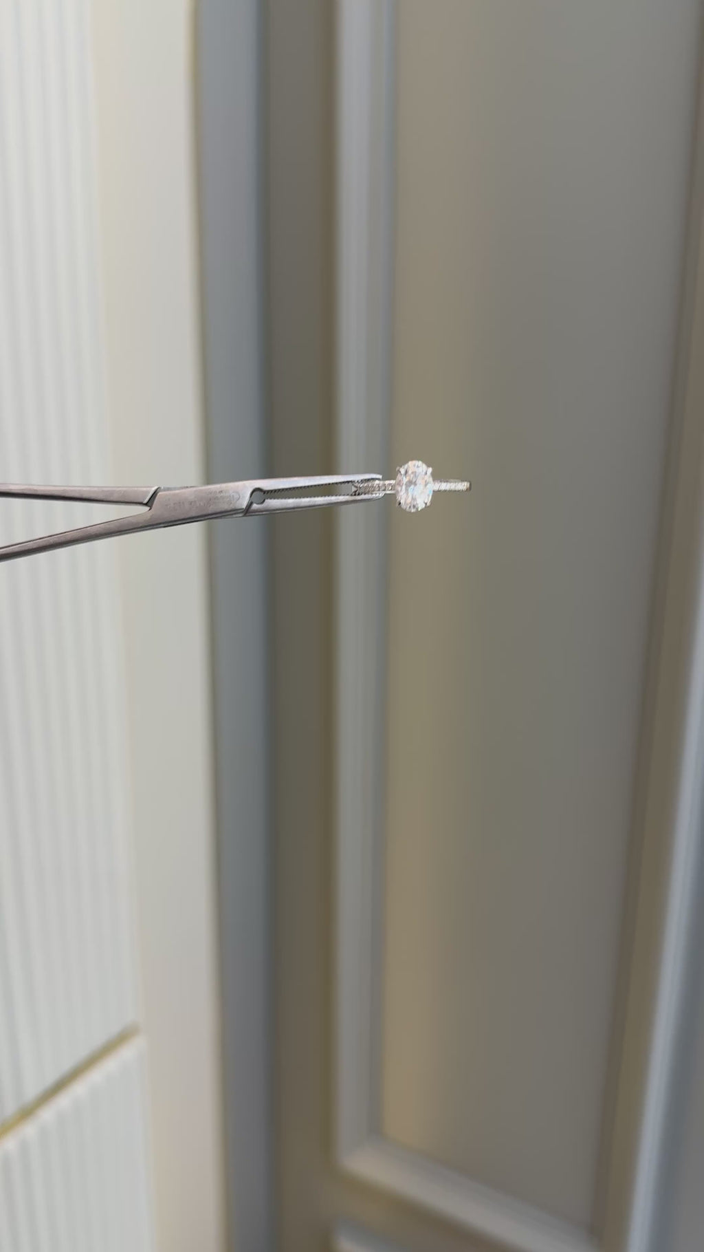 Mozanit Oval Kesim Tektaş Yüzük