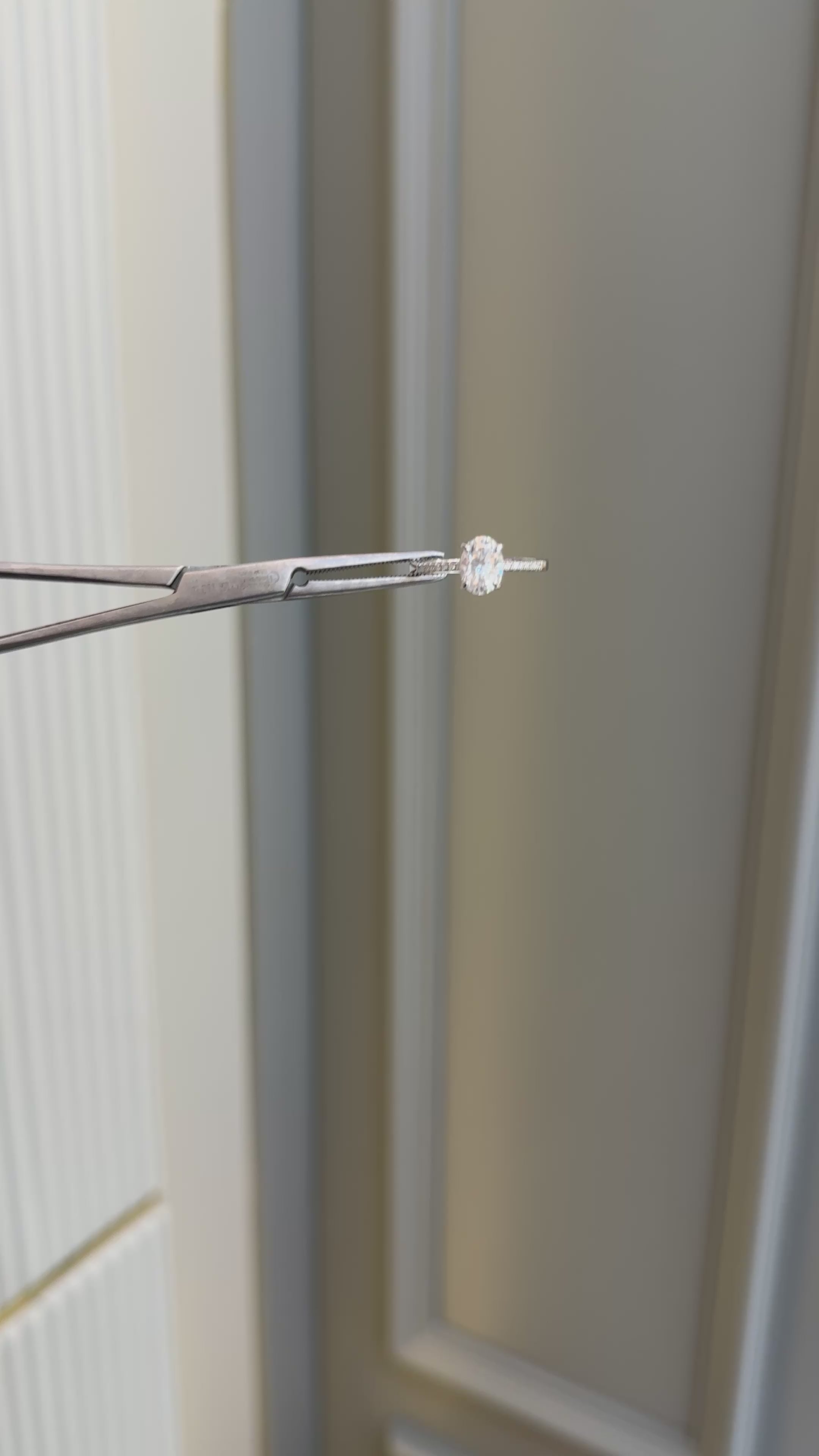 Mozanit Oval Kesim Tektaş Yüzük