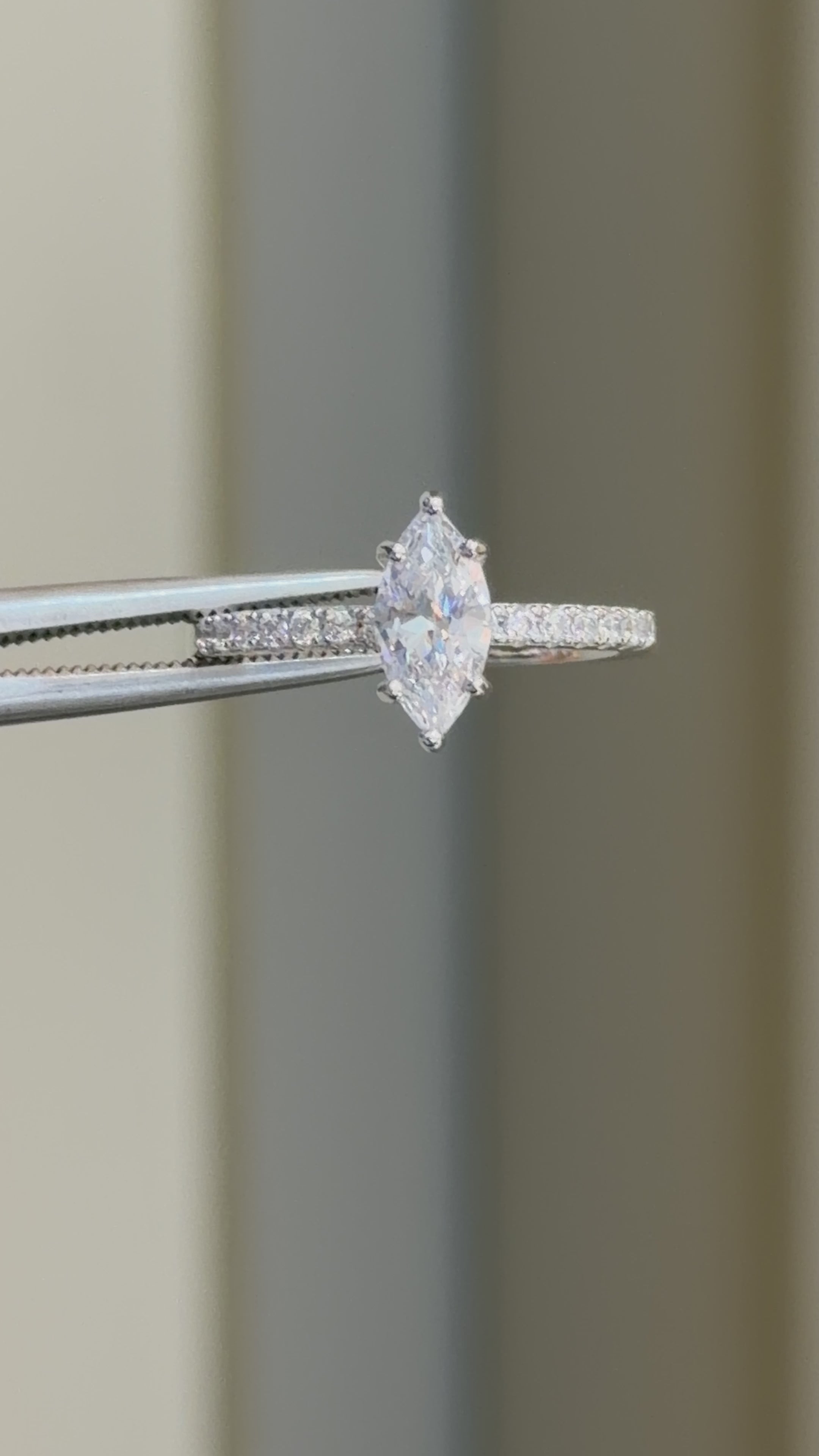 Lucca Markiz Taşlı Gümüş Yüzük