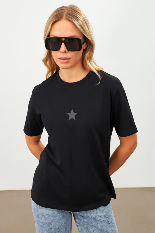 Siyah Yıldız Detaylı Basic T-Shirt
