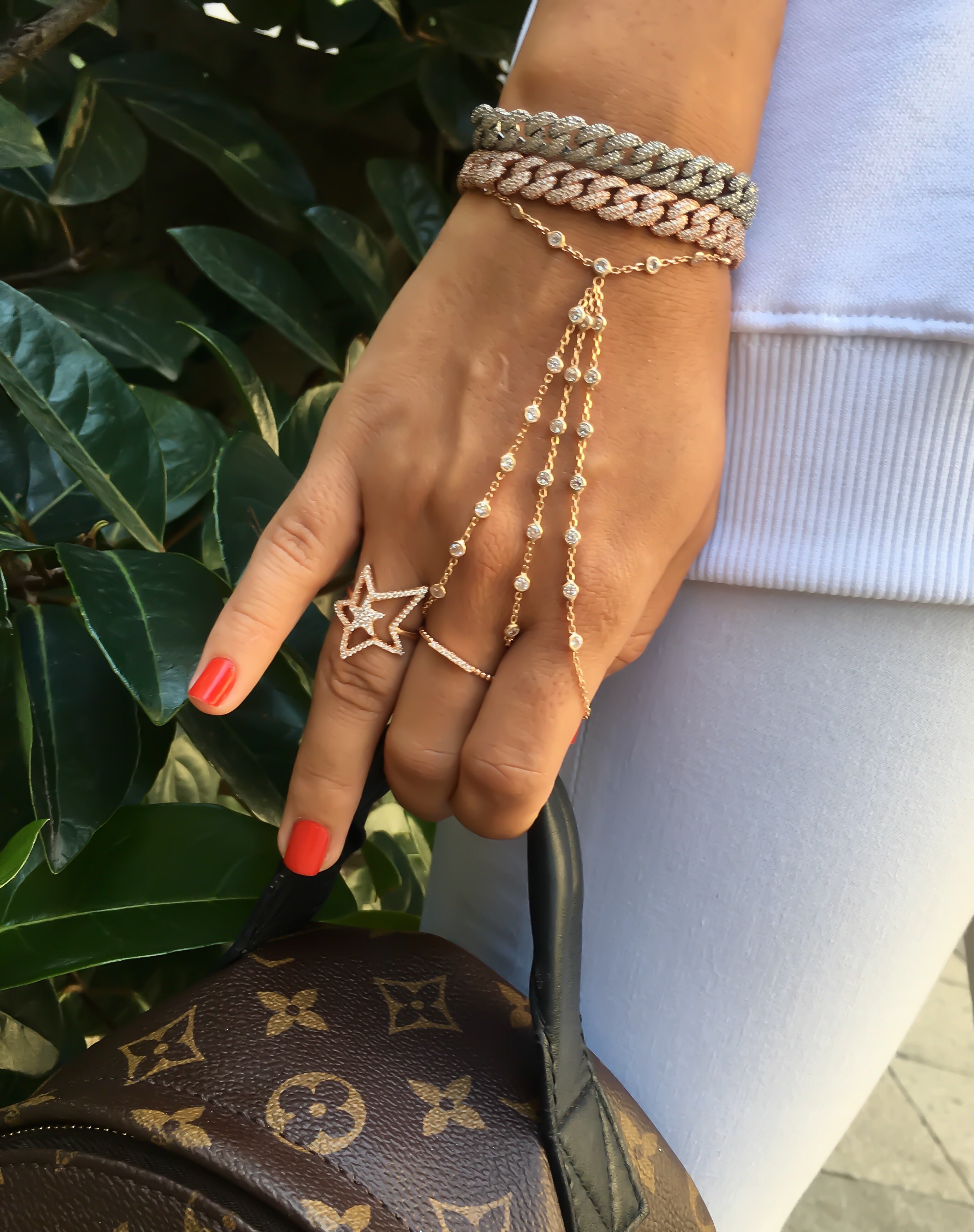 Cift Parmak Beyaz Taş 