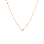 قلادة على شكل قلب وكرة