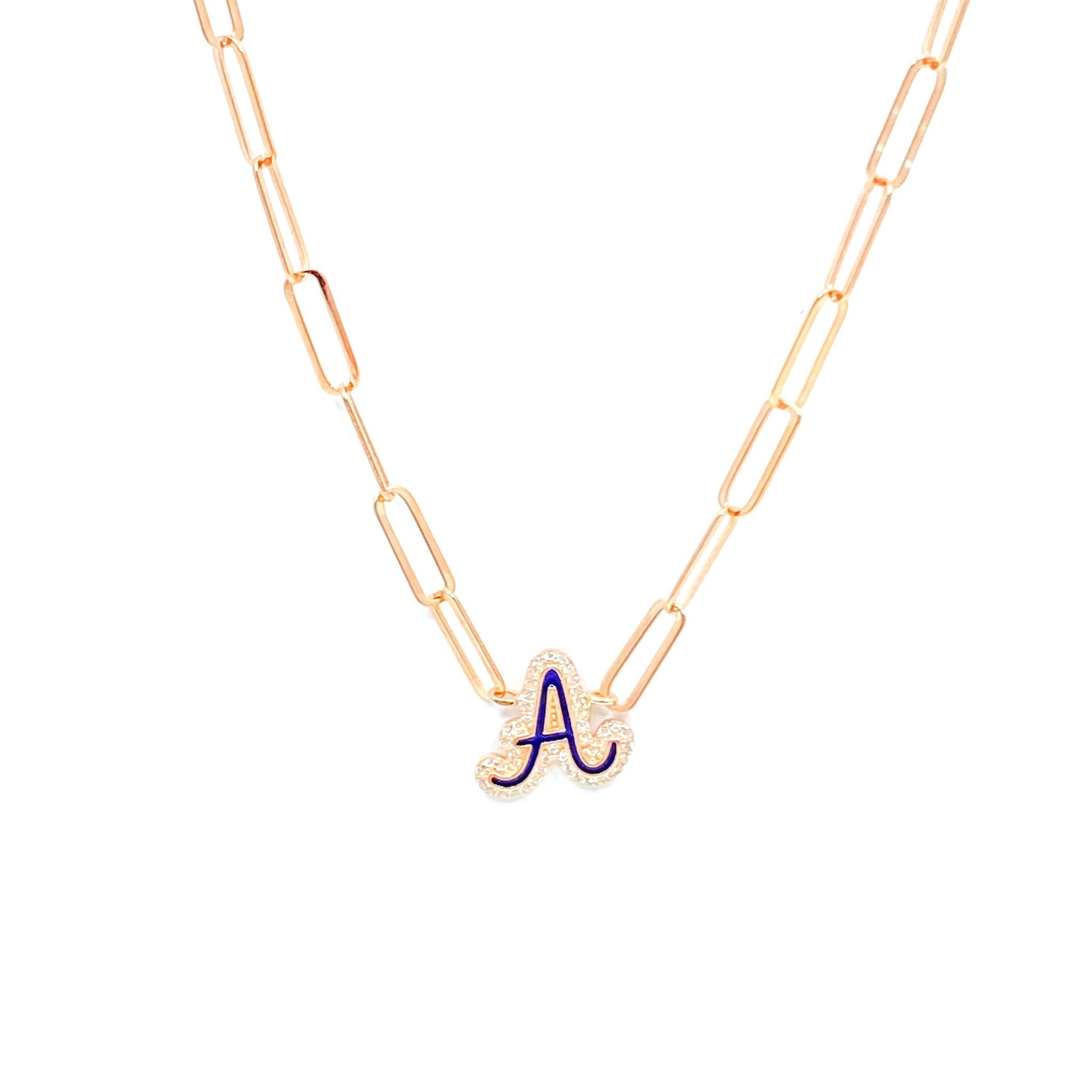 قلادة حرف القوة المائل