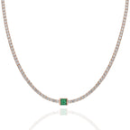 قلادة تنس صغيرة باللون الأخضر