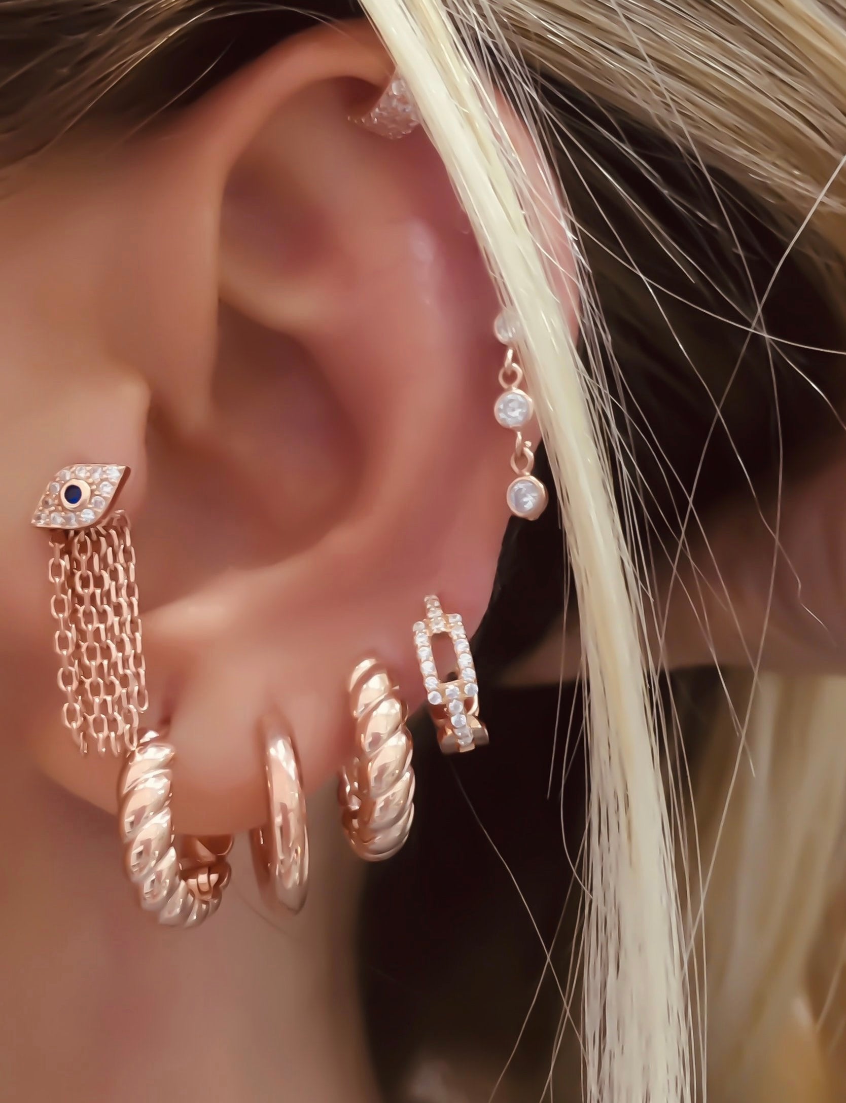 Eye Multi Chain Piercing