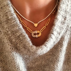 قلادة تنس على شكل قلب بلونين